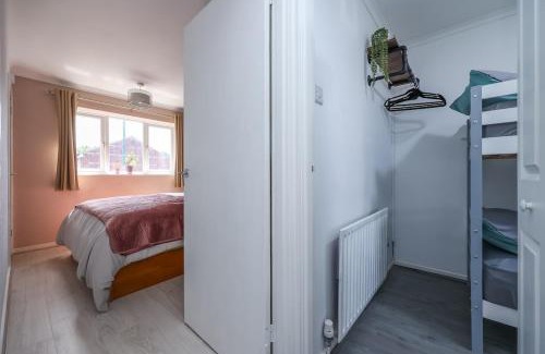 Livingston Apartment | 2 bed house Barton Green, Clifton Nottingham