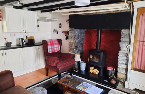 Tanygrisiau House | 2 Bed House - Sleeps 3 - Garden - Parking - Wifi