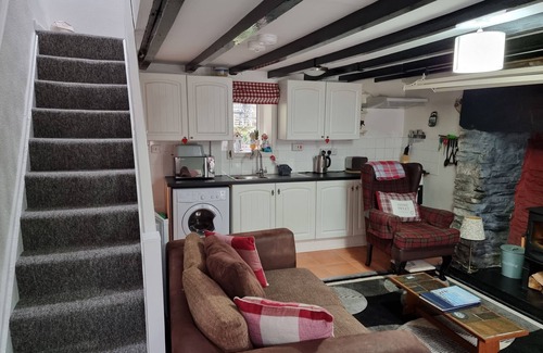 Tanygrisiau House | 2 Bed House - Sleeps 3 - Garden - Parking - Wifi