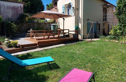 Confolens House | 2 Bed House with Mountain View Garden and Bbq