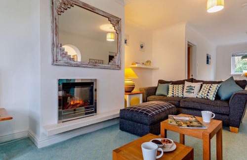 Aberdovey House | 2 Bed in Aberdovey 94565
