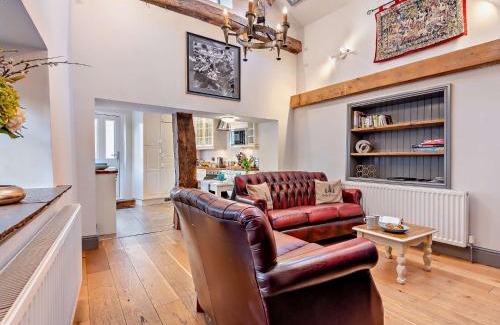 Bakewell House | 2 Bed in Bakewell 94155