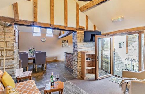 Ardens Grafton House | 2 Bed in Bidford-on-Avon 94332