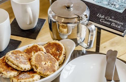 Brecon House | 2 bed in Brecon BN100