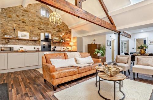 New Mills House | 2 Bed in Buxton 94059