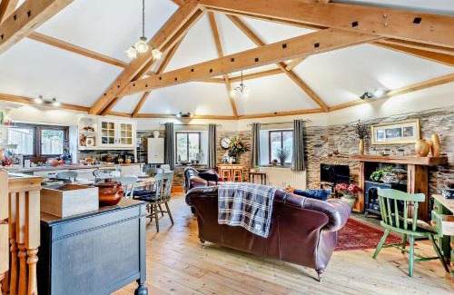 Liskeard House | 2 Bed in Looe TRERO