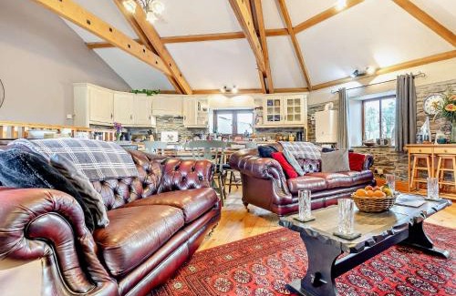 Liskeard House | 2 Bed in Looe TRERO
