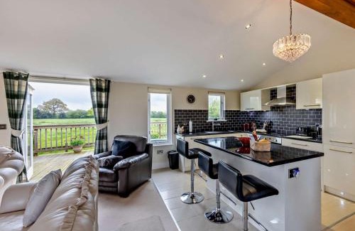 Crewe House | 2 Bed in Nantwich 93266
