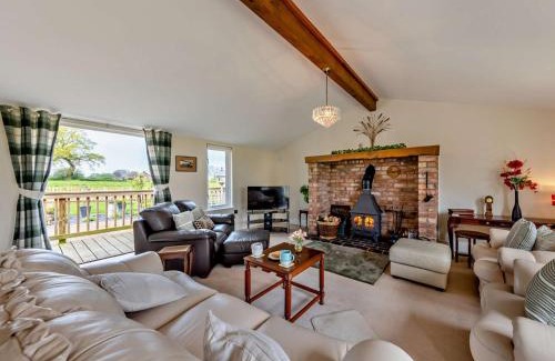 Crewe House | 2 Bed in Nantwich 93266