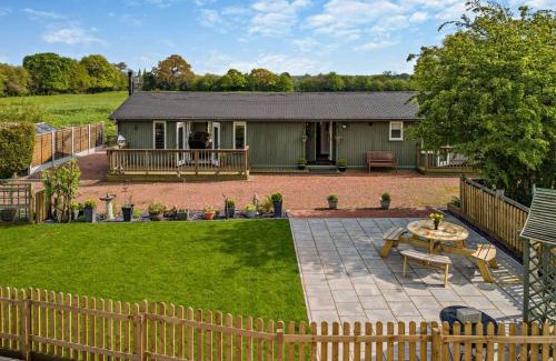 Crewe House | 2 Bed in Nantwich 93266