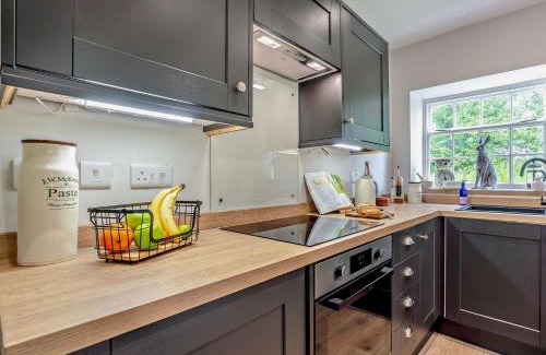 Richmond House | 2 Bed in Richmond 94752