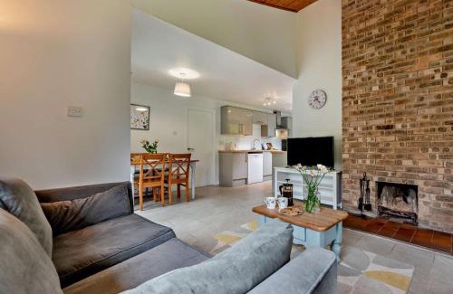 Saltash House | 2 Bed in Saltash 95645