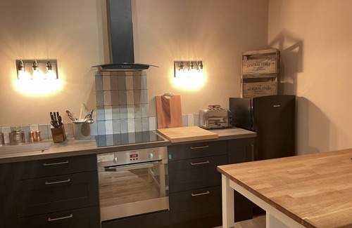 Chorleywood West Apartment | 2 Bed Luxury Duplex Sleeps 4/5 min walk FAST CHILTERN LINE - Marylebone 25 min