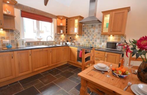 Newton Saint Cyres House | 2 bed property in Tedburn St Mary MEDVI
