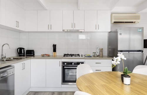 Rosebud Apartment | 2-Bed Rosebud Apartment with BBQ & Garden