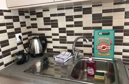 Massouri Apartment | 2 Bed - Sleeps 4 - Free Parking - Sea & Mtn View