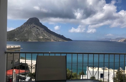 Massouri Apartment | 2 Bed - Sleeps 4 - Free Parking - Sea & Mtn View