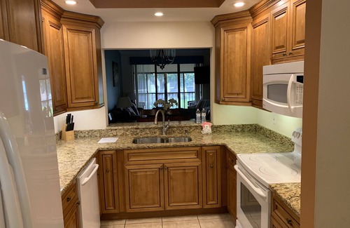 Trailer Estates Condo | 2 Bed Stunning, Luxury Condo 2 Bath/2 Pools near IMG Academy/Beaches/Anna Maria