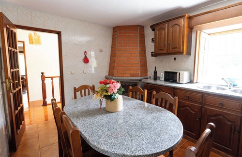 Tarouquela Cottage | 2-bedr. farm with garden near Praia Fluvial and Cinfães in Tarouquela/With key safe