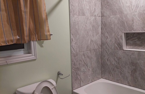 Trenton House | 2 bedroom 1 bath house with large backyard and deck