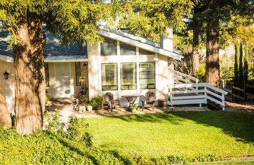 Paso Robles House | 2 Bedroom, 1 Bath Home Can Accommodate Up To 6 guests extra charge over 4