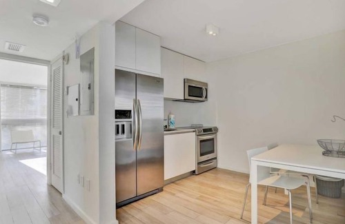 Key Biscayne Apartment | 2 Bedroom 1King-2Twins