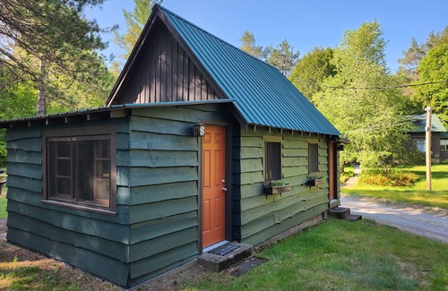 Ray Brook Cabin | 2 Bedroom/2 bath Cabin - Moreno's Cottages Celebrating 100 years!