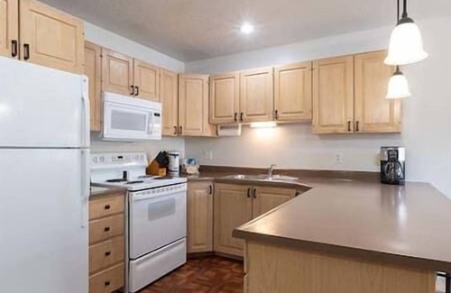 Summit Park Resort | 2 Bedroom 2 Bath Condo at Circle J. Club