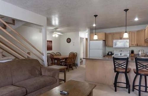 Summit Park Resort | 2 Bedroom 2 Bath Condo at Circle J. Club