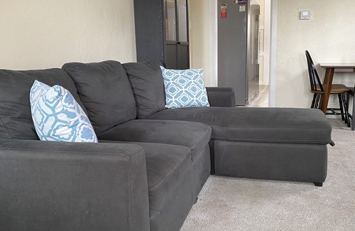 Alameda House | 2 bedroom 2 bath house in Alameda with free parking