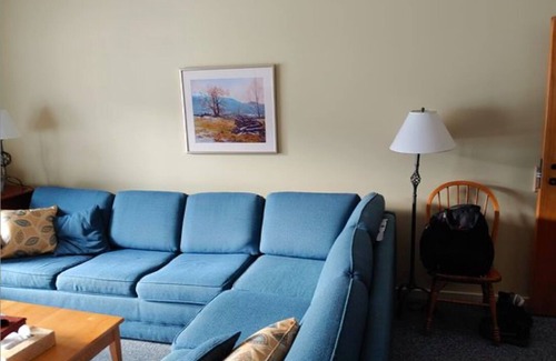 Jeffersonville Resort | 2 Bedroom 2 bath in Wyndham Smugglers’ Notch Resort Village. Ski in-out