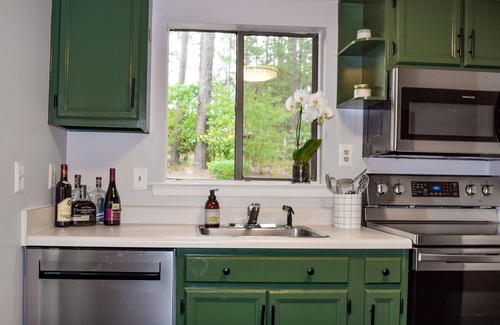 Pinehurst Apartment | 2 bedroom/2 bath with pool access