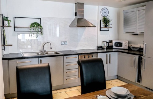 Liverpool City Centre Apartment | 2 Bedroom 2 Bathroom Central Apartment