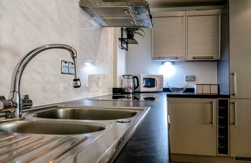 Liverpool City Centre Apartment | 2 Bedroom 2 Bathroom Central Apartment