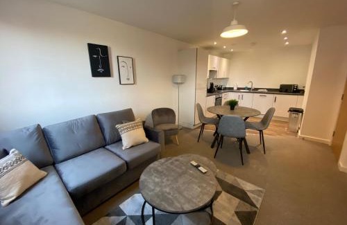 Southampton City Centre Apartment | 2 Bedroom, 2 Bathroom Modern Apartment close to Ocean Village, Free parking, Single or Double beds