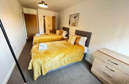 Southampton City Centre Apartment | 2 Bedroom, 2 Bathroom Modern Apartment close to Ocean Village, Free parking, Single or Double beds