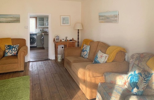 Winterton-on-Sea Cottage | 2 bedroom accommodation in Winterton-on-Sea