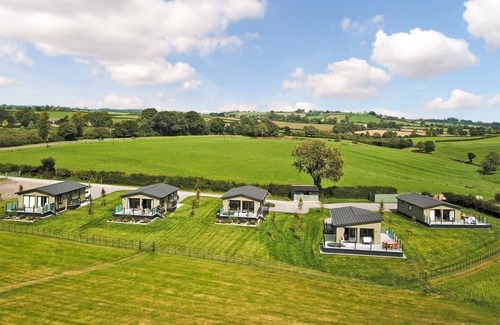 Shepton Mallet Ski Chalet | 2 bedroom accommodation in Midsomer House, East Compton