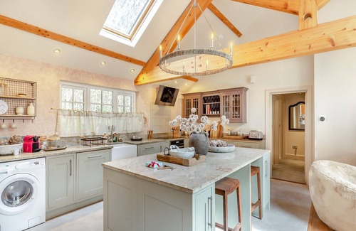 Carnon Downs Cottage | 2 bedroom accommodation in Carnon Downs