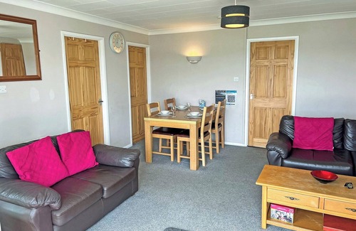 Oulton Broad House | 2 bedroom accommodation in Oulton Broad