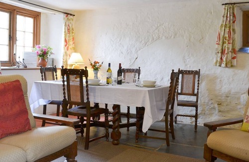 Brazzacott Cottage | 2 bedroom accommodation in Yeolmbridge, near Launceston