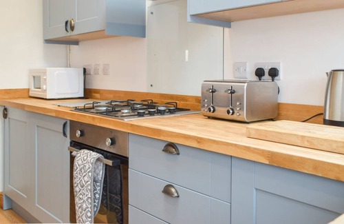 Burry Port Cottage | 2 bedroom accommodation in Burryport, near Llanelli