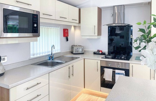 Little Weighton Cabin | 2 bedroom accommodation in Little Weighton, Nr Beverley