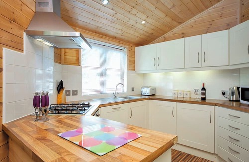Raywell Ski Chalet | 2 bedroom accommodation in Raywell, Beverley