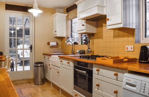 New Forest District Cottage | 2 bedroom accommodation in New Milton