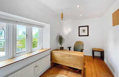 Broughton Gifford Cottage | 2 bedroom accommodation in Broughton Gifford, near Melksham