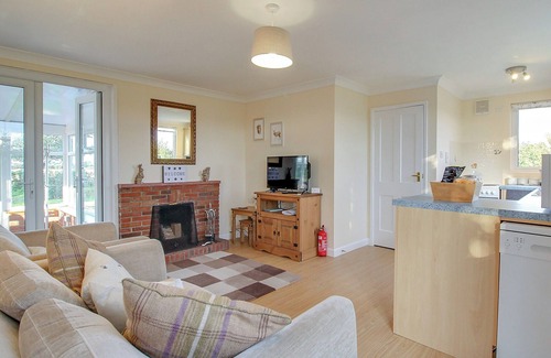 Skegness Cottage | 2 bedroom accommodation in Thorpe St Peter, near Skegness