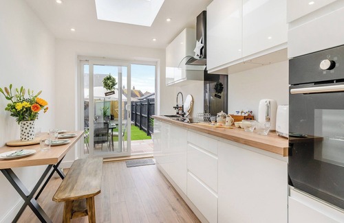 Porthcawl Cottage | 2 bedroom accommodation in Porthcawl, near Swansea