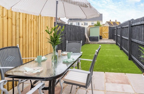Porthcawl Cottage | 2 bedroom accommodation in Porthcawl, near Swansea