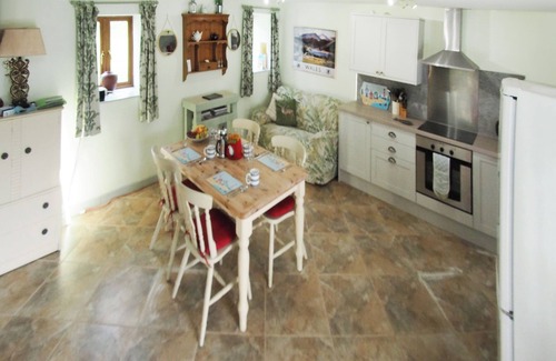 Llanybri Cottage | 2 bedroom accommodation in Llanybri, near Carmarthen